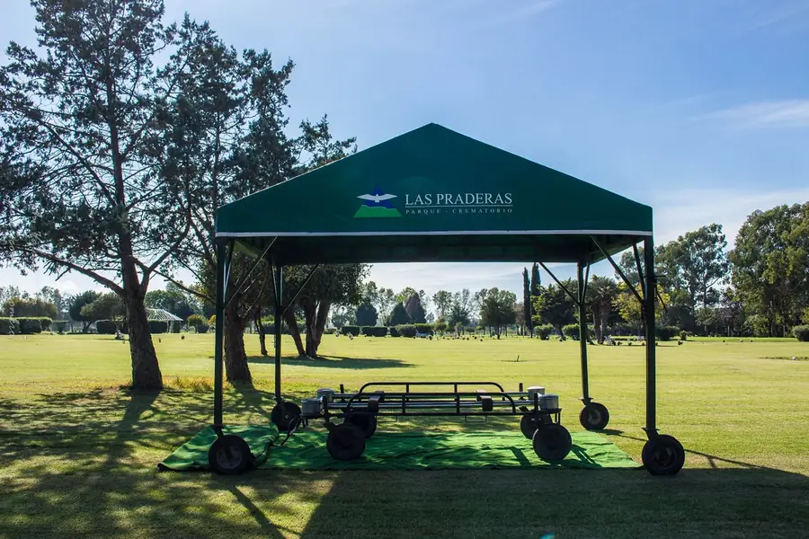 Gazebo de Las Praderas en el parque del cementerio
