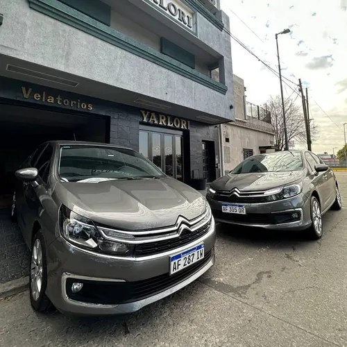 Vehículo de la flota automotriz de Yarlori