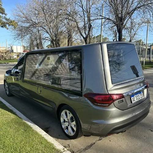 Vehículo moderno de la flota de Yarlori