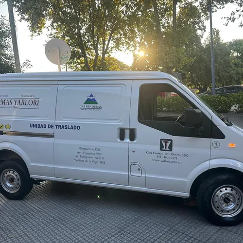 Unidad de la flota automotriz de Yarlori